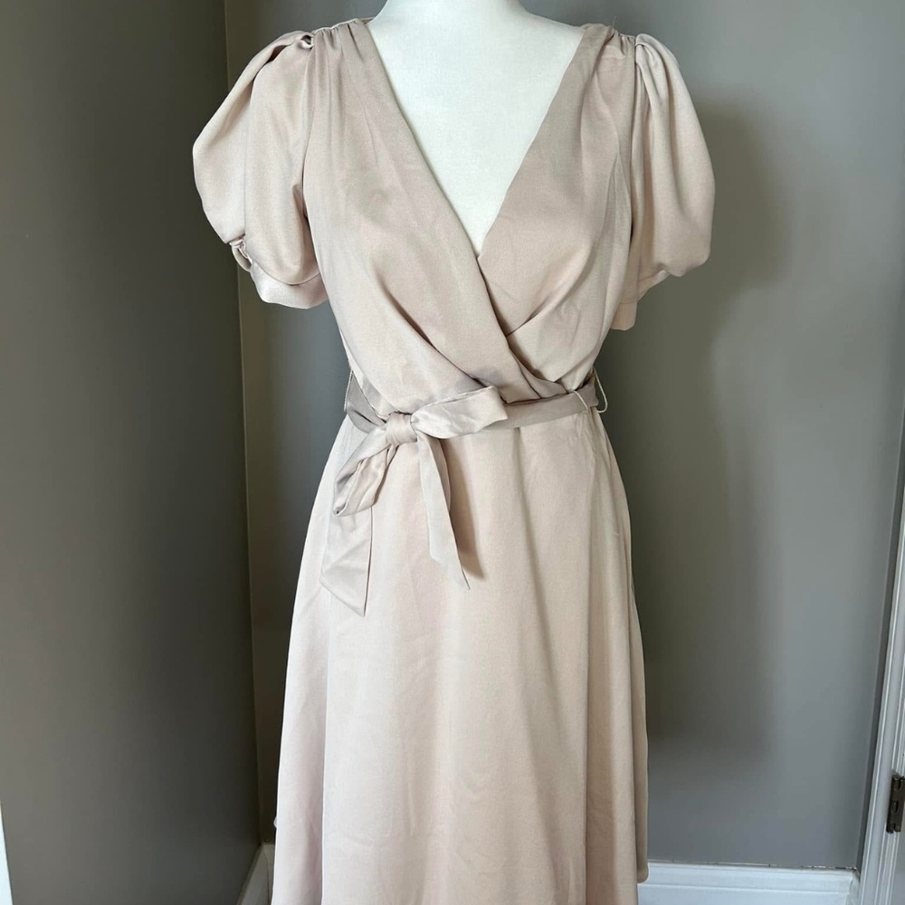 DKNY Knot Sleeve Fit and Flare Dress Size 6 Champagne Color